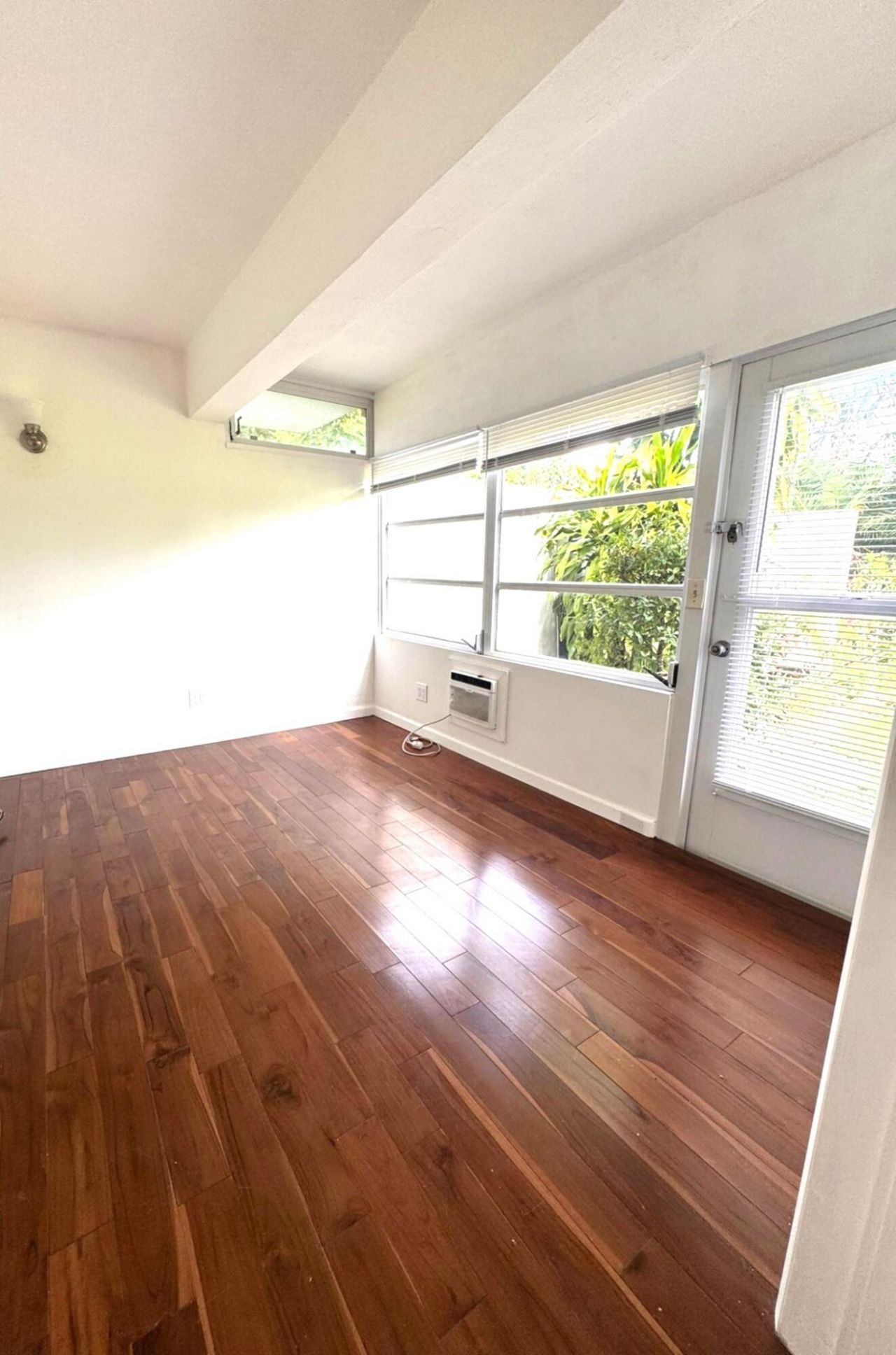 141 West Court, Royal Palm Beach, FL 33411 Photo