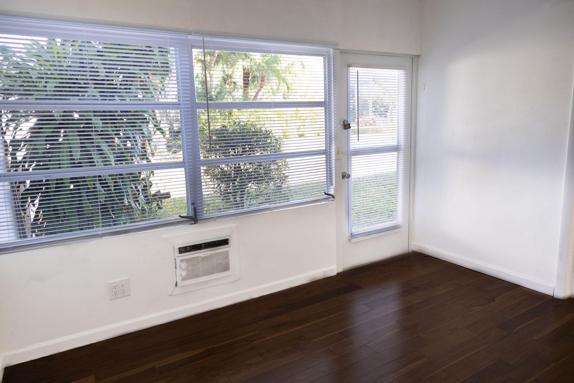 141 West Court, Royal Palm Beach, FL 33411 Photo