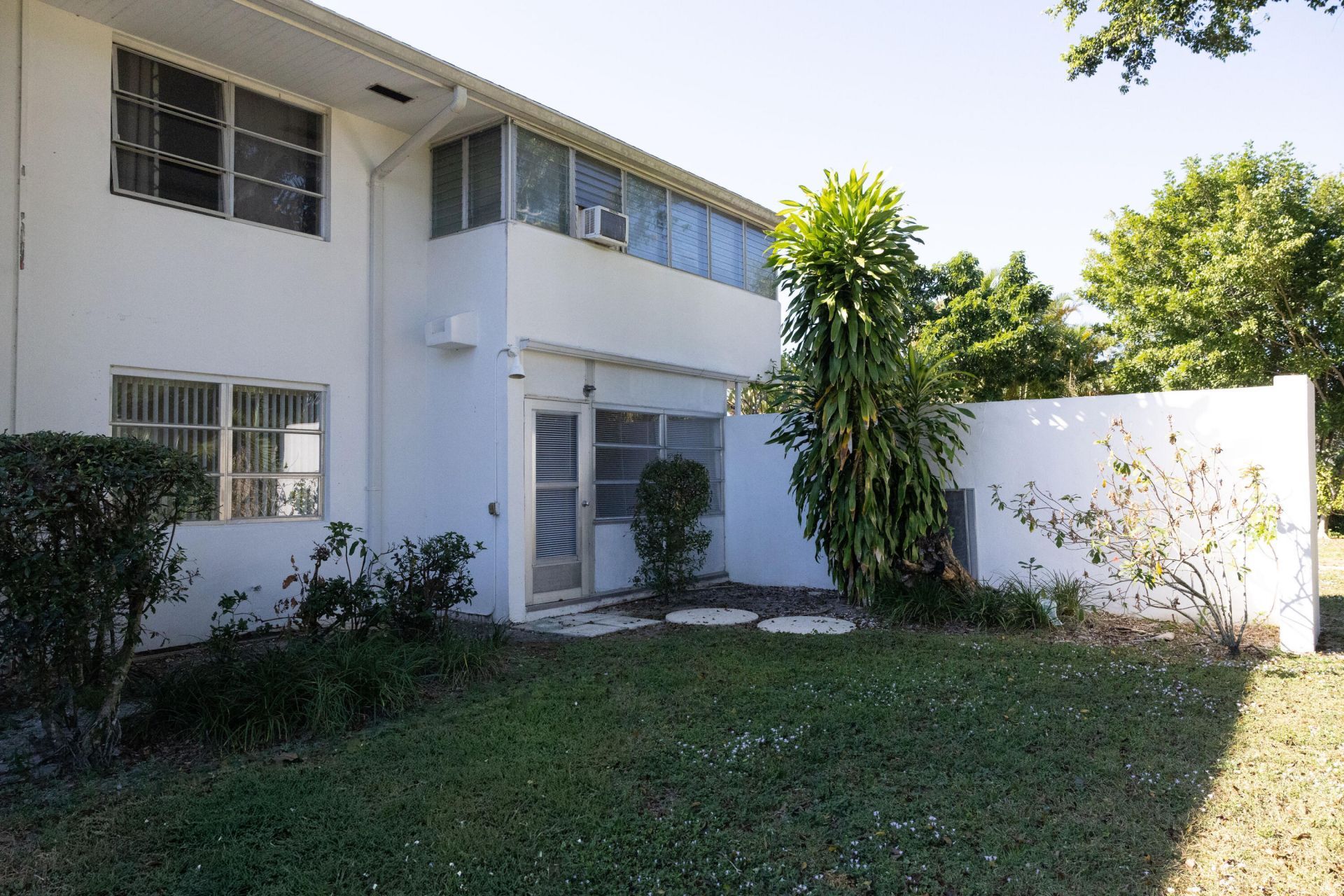 141 West Court, Royal Palm Beach, FL 33411 Photo