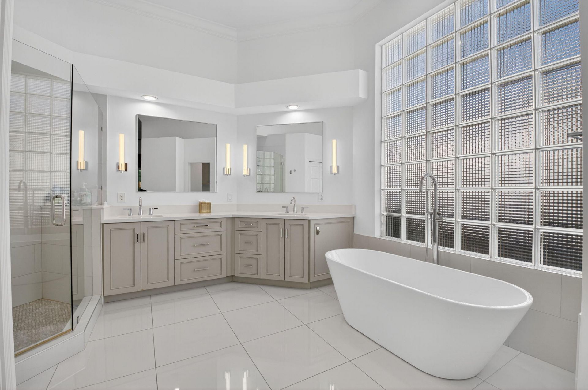 6270 NW 43rd Terrace, Boca Raton, FL 33496 Photo