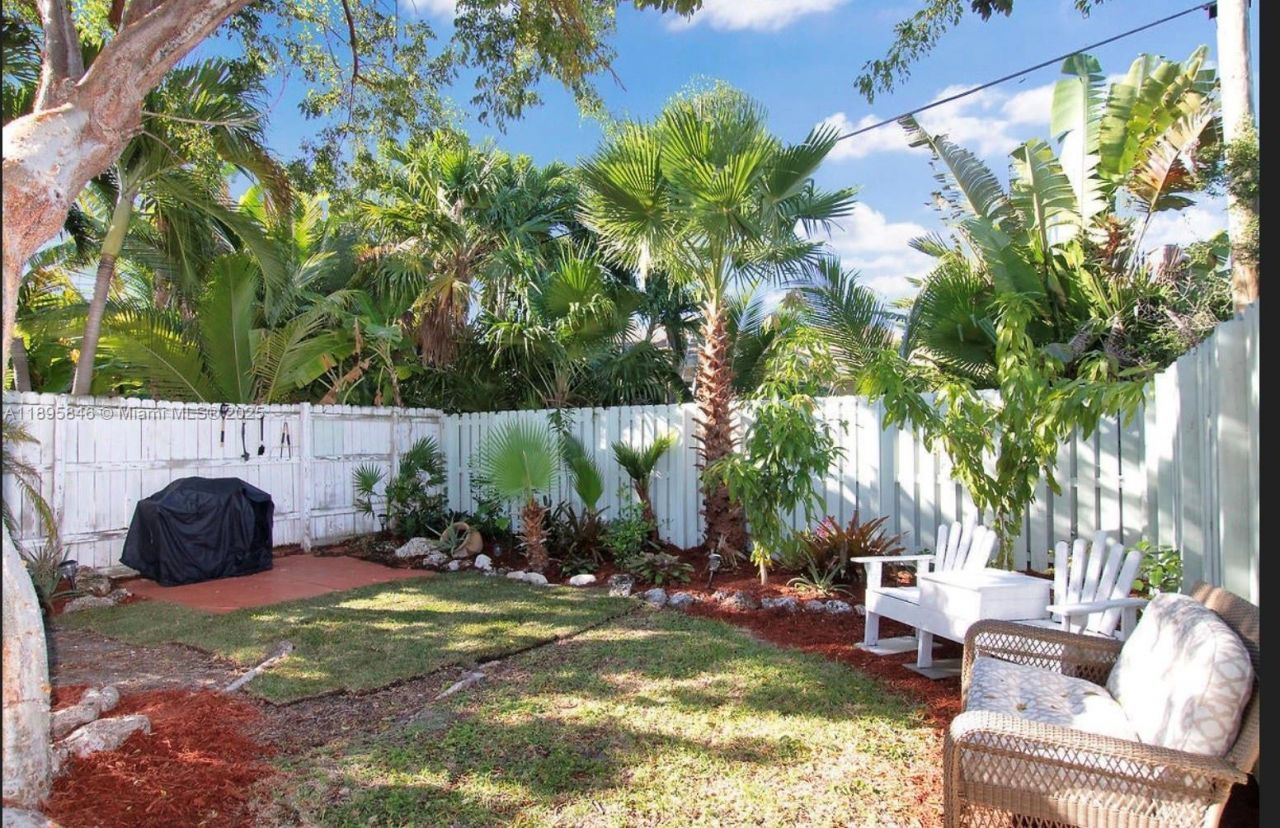 251 2nd St, Key Colony, FL 33051 Photo