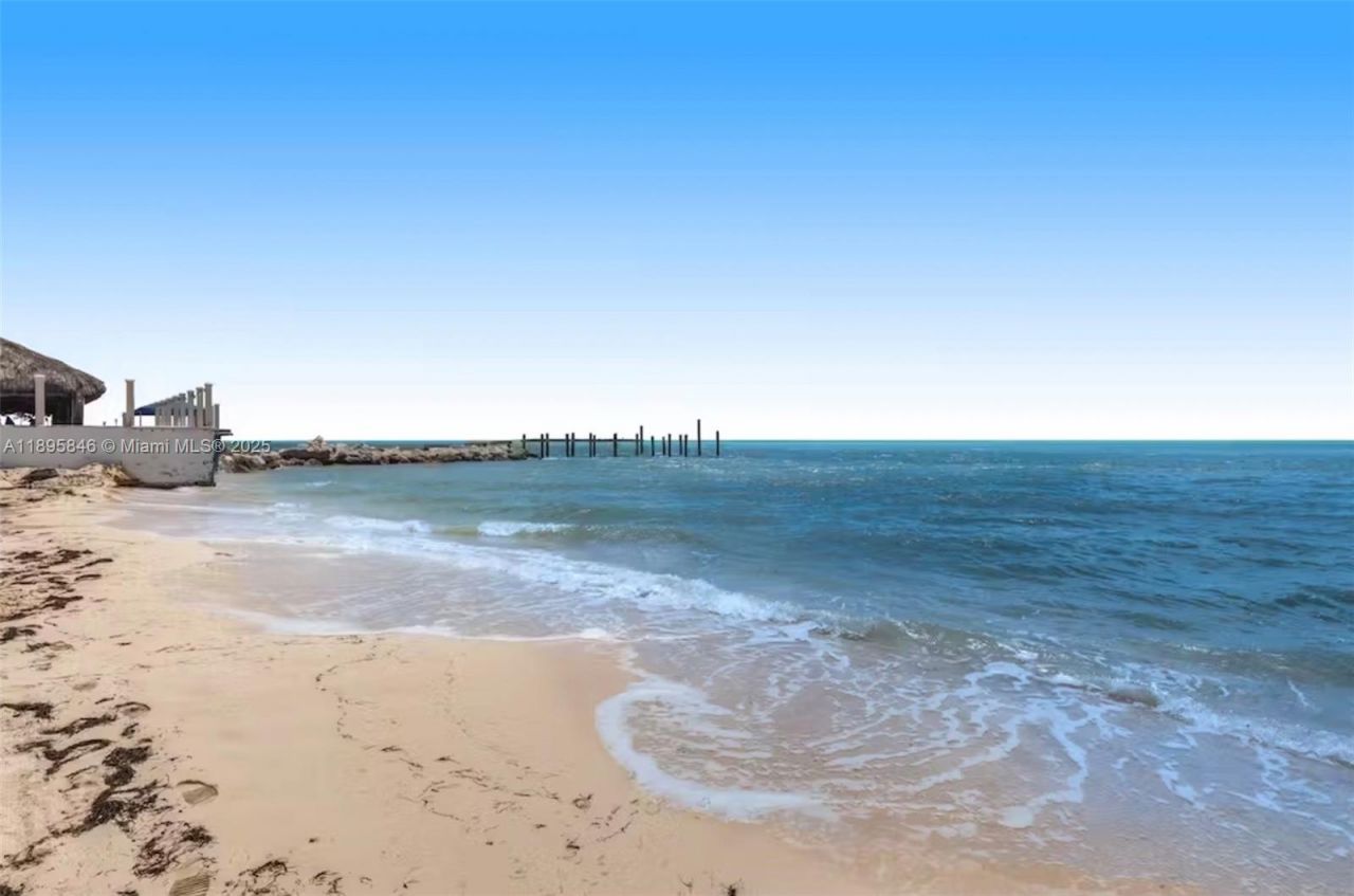 251 2nd St, Key Colony, FL 33051 Photo