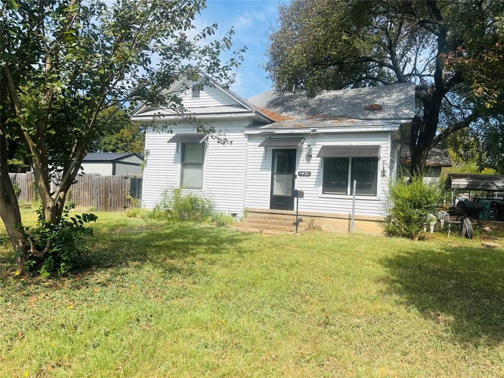 1431 E Wells Avenue, Sherman, TX 75090 Main Photo
