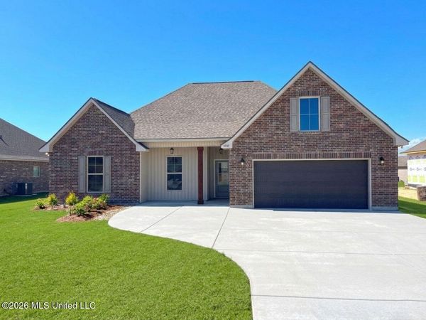 12141 Walker Road, Ocean Springs, MS 39564