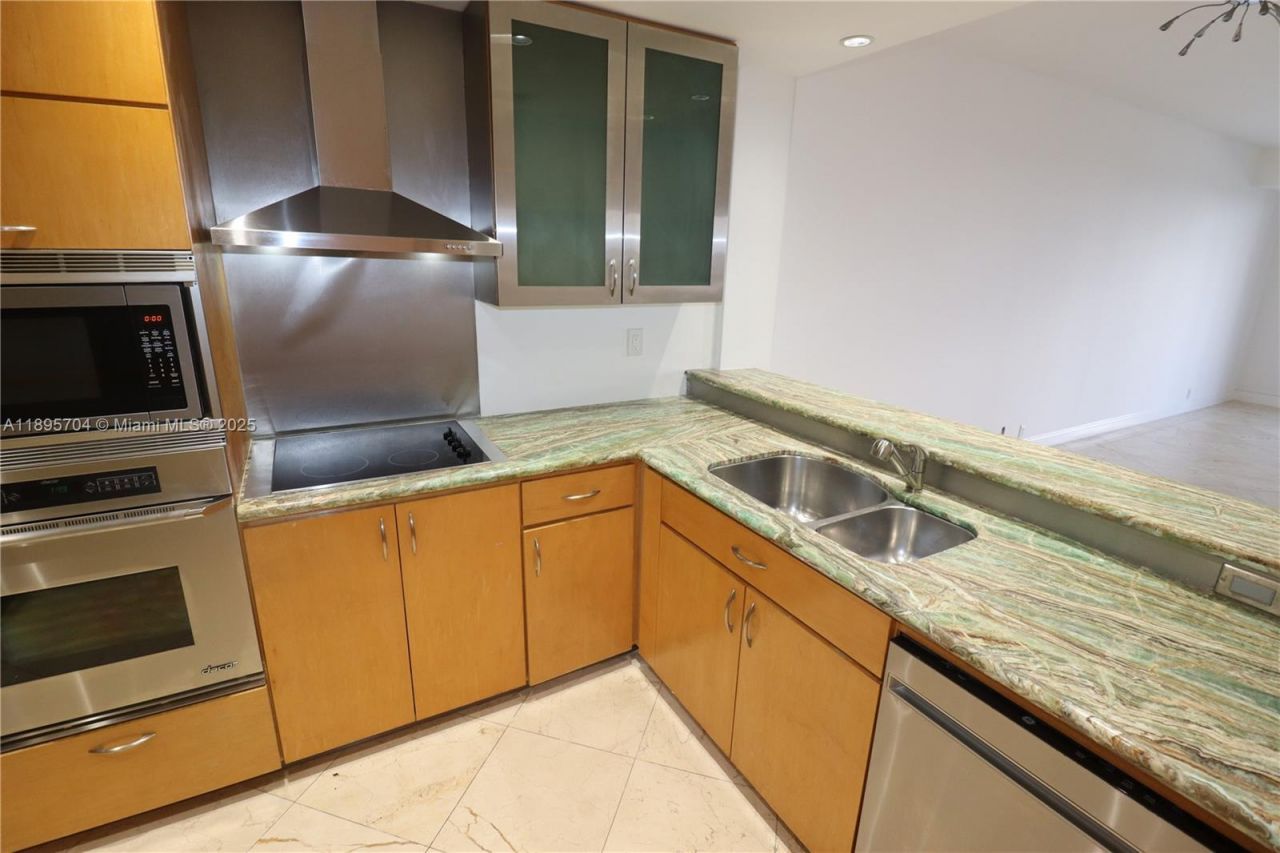 201 Crandon Blvd, Unit 636, Key Biscayne, FL 33149 Photo