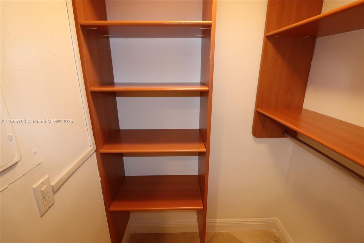 201 Crandon Blvd, Unit 636, Key Biscayne, FL 33149 Photo