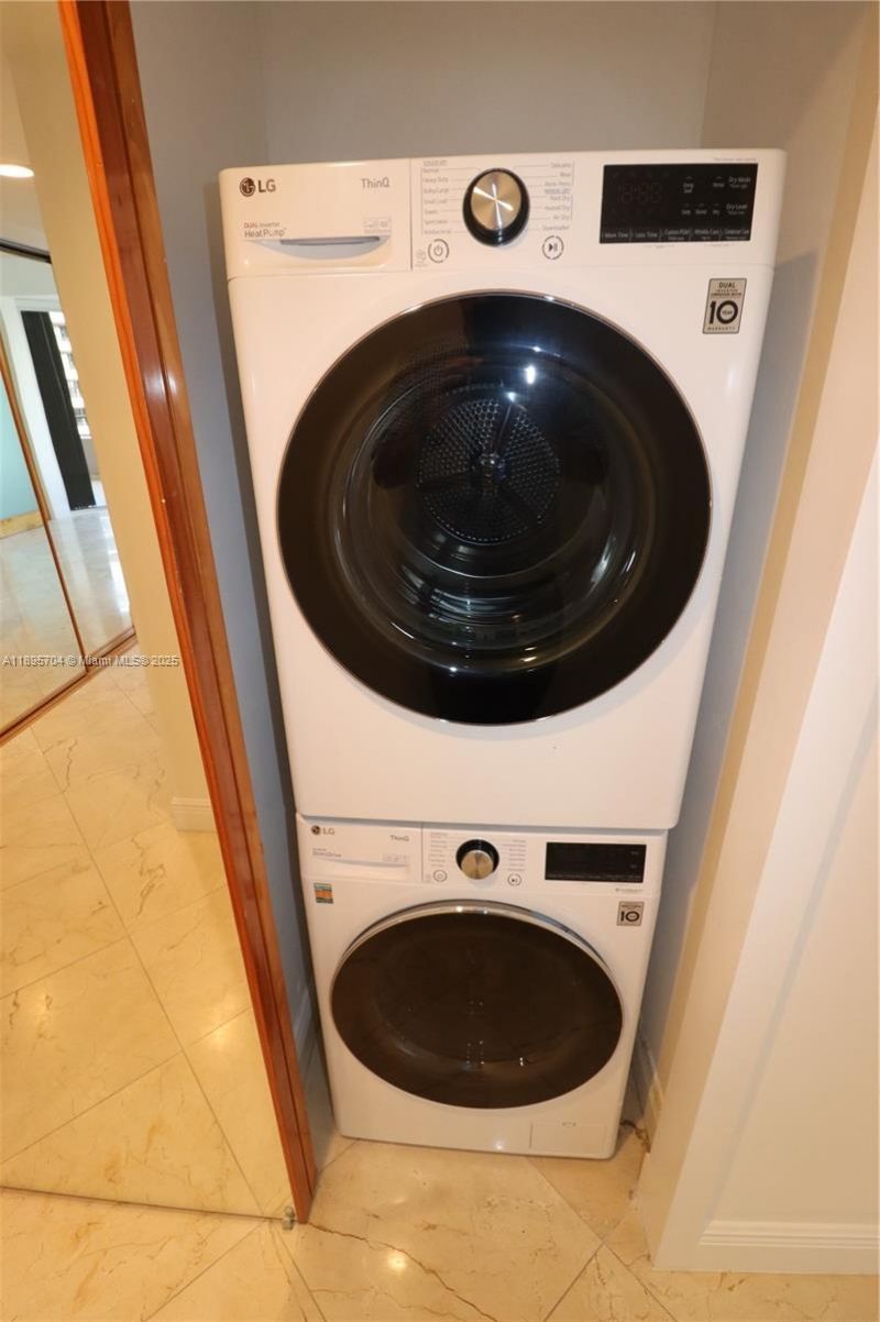 201 Crandon Blvd, Unit 636, Key Biscayne, FL 33149 Photo