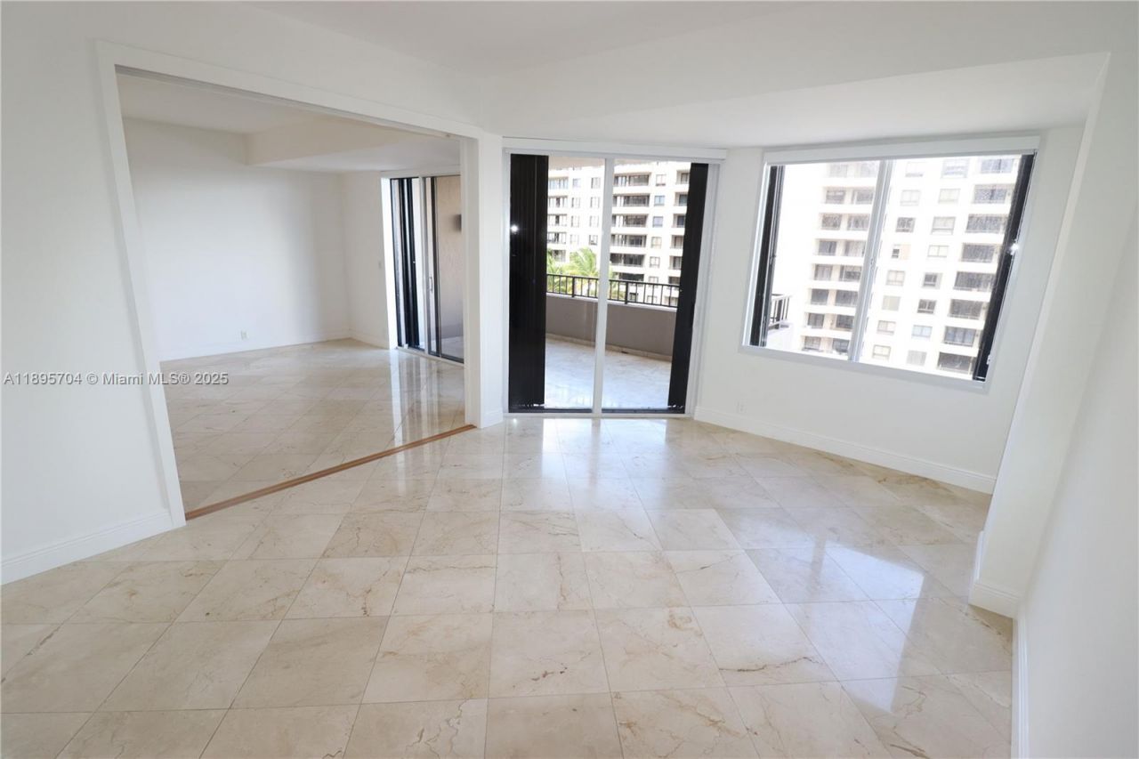 201 Crandon Blvd, Unit 636, Key Biscayne, FL 33149 Photo