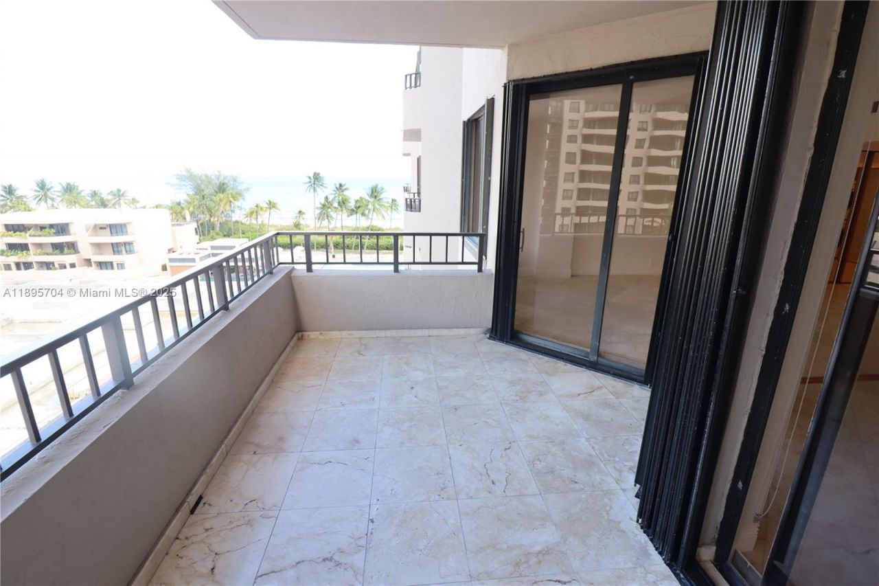 201 Crandon Blvd, Unit 636, Key Biscayne, FL 33149 Photo