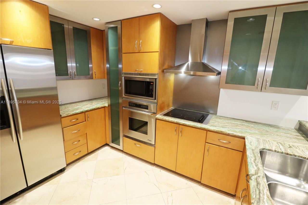 201 Crandon Blvd, Unit 636, Key Biscayne, FL 33149 Photo