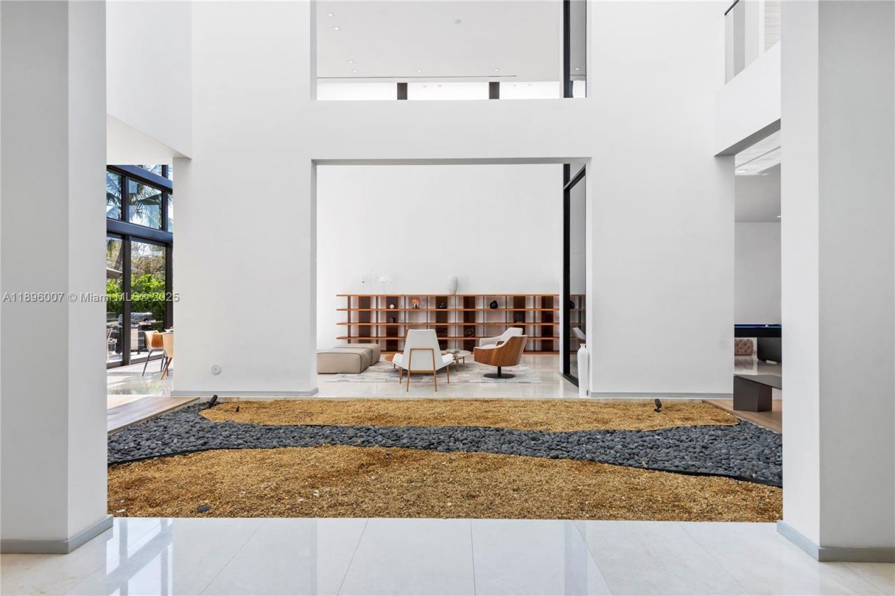 418 Sunset Dr, Hallandale Beach, FL 33009 Photo