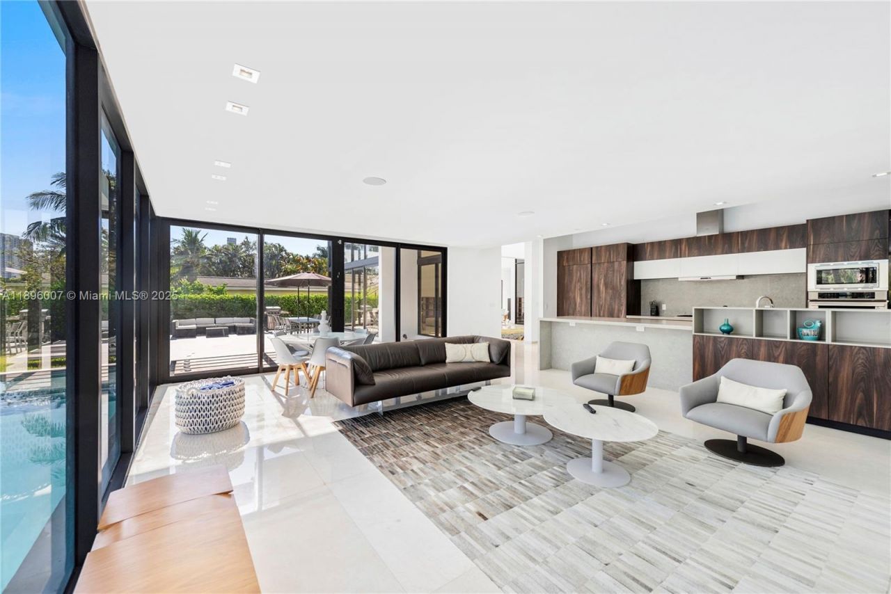 418 Sunset Dr, Hallandale Beach, FL 33009 Photo