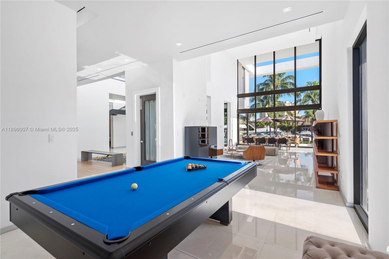 418 Sunset Dr, Hallandale Beach, FL 33009 Photo