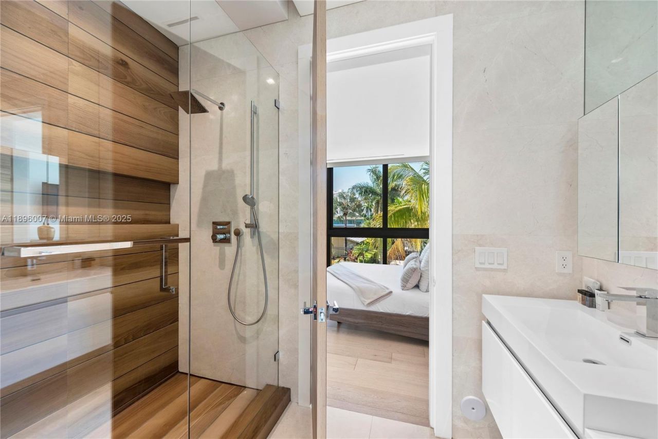 418 Sunset Dr, Hallandale Beach, FL 33009 Photo