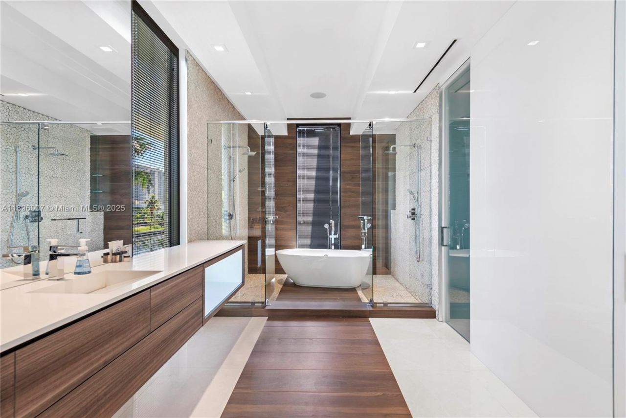 418 Sunset Dr, Hallandale Beach, FL 33009 Photo