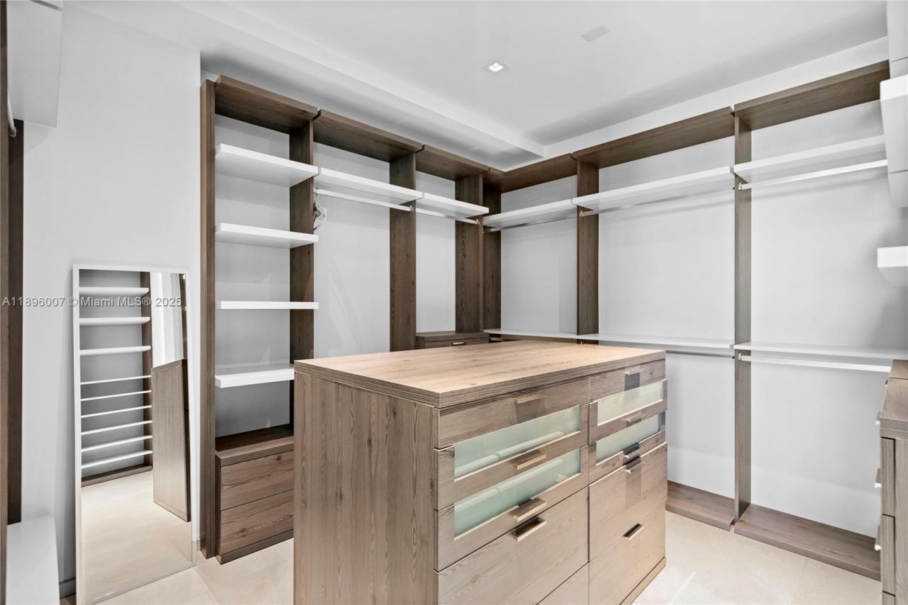 418 Sunset Dr, Hallandale Beach, FL 33009 Photo