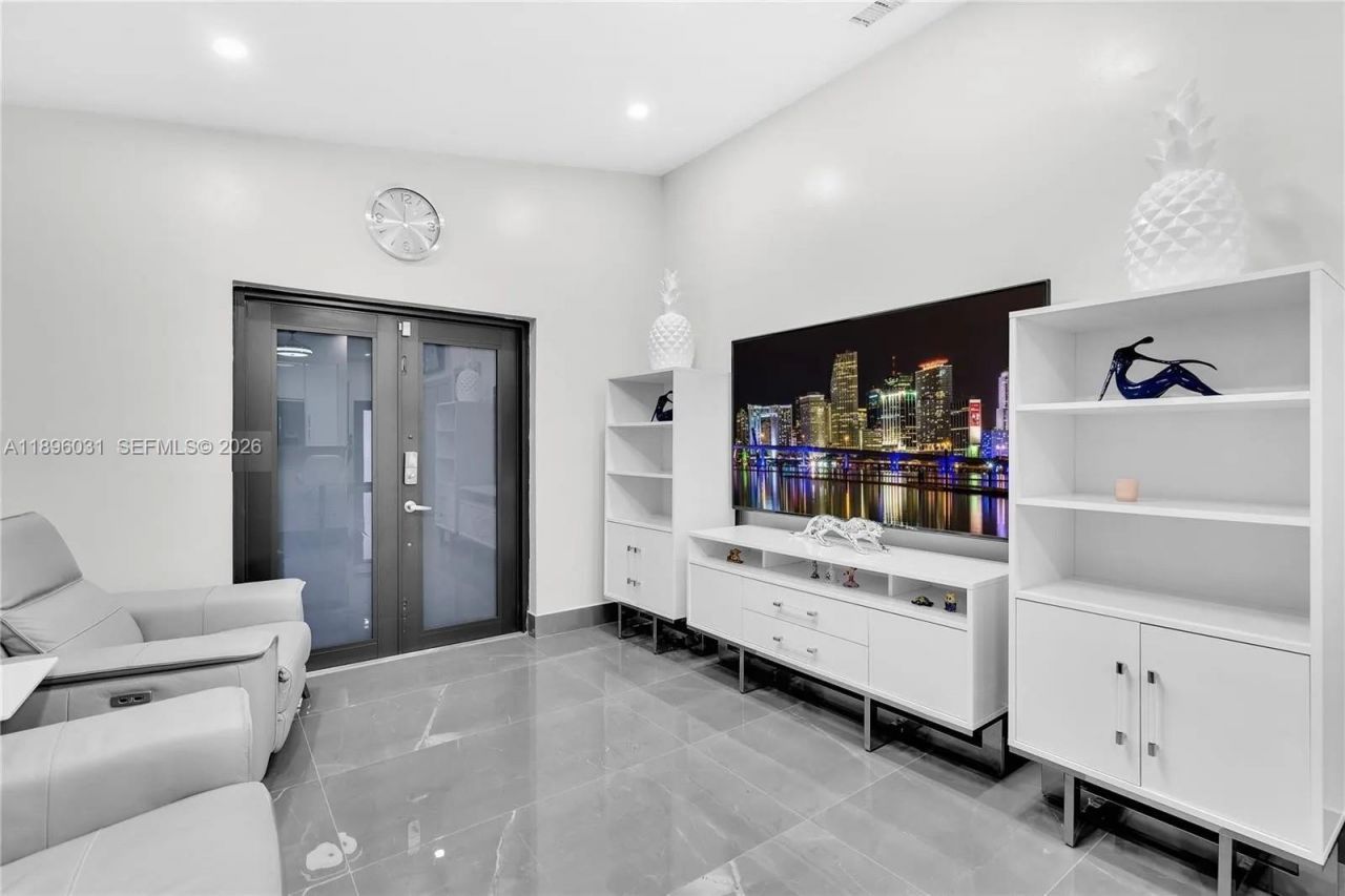 3118 W 71st Pl, Hialeah, FL 33018 Photo