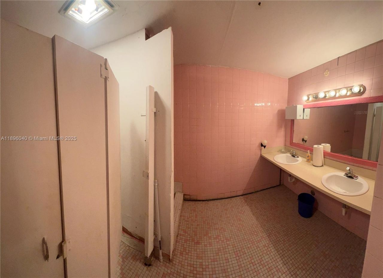 16801 NW 27th Ave, Miami Gardens, FL 33056 Photo