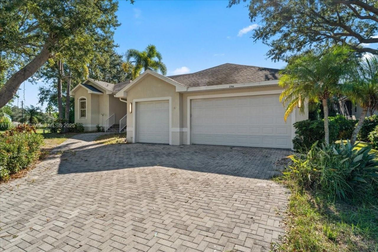2706 Skimmer Point Dr S Gulfport, Saint Petersburg, FL 33707 Photo