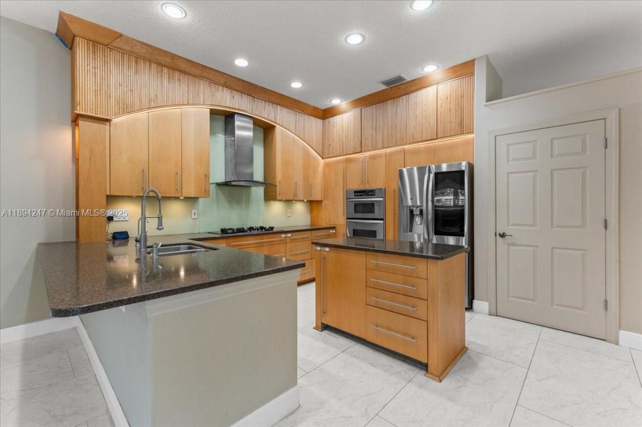 2706 Skimmer Point Dr S Gulfport, Saint Petersburg, FL 33707 Photo