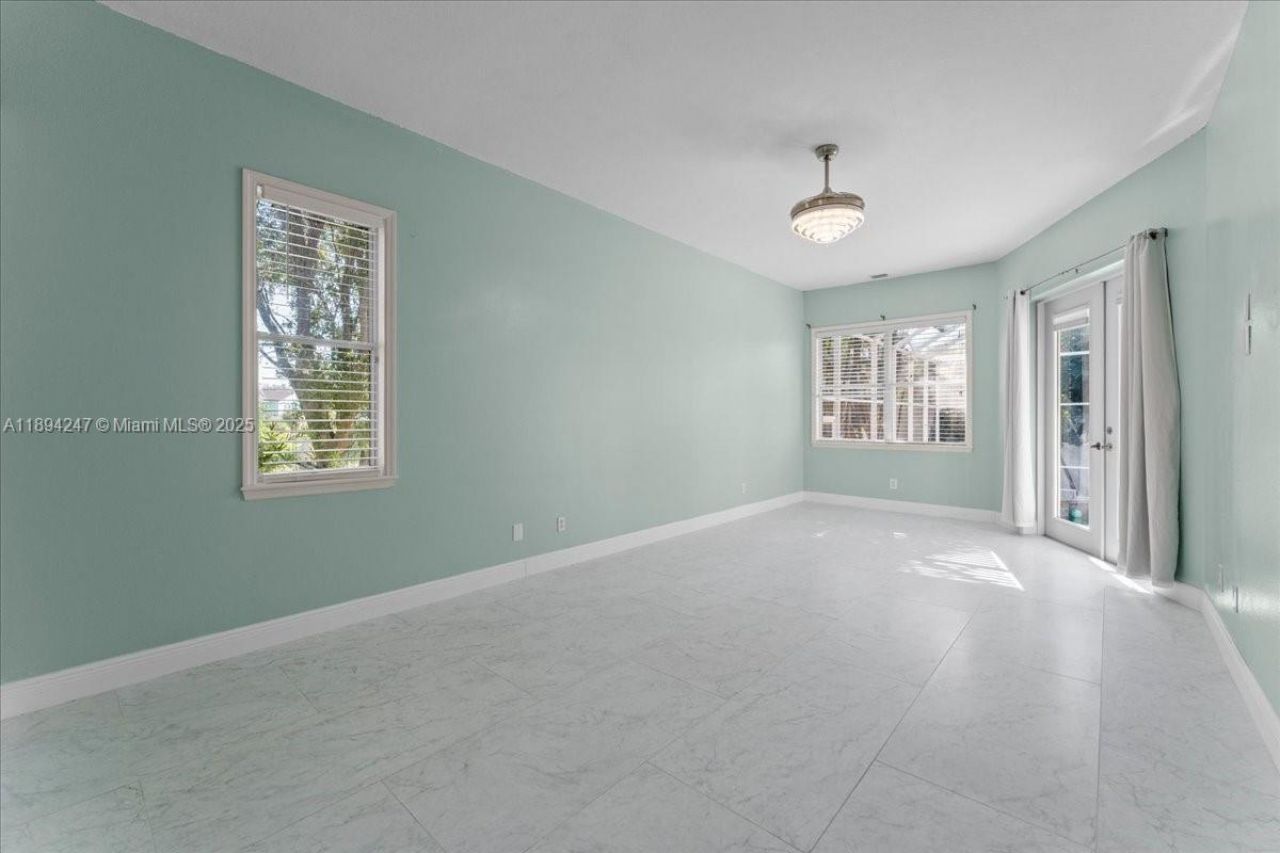 2706 Skimmer Point Dr S Gulfport, Saint Petersburg, FL 33707 Photo