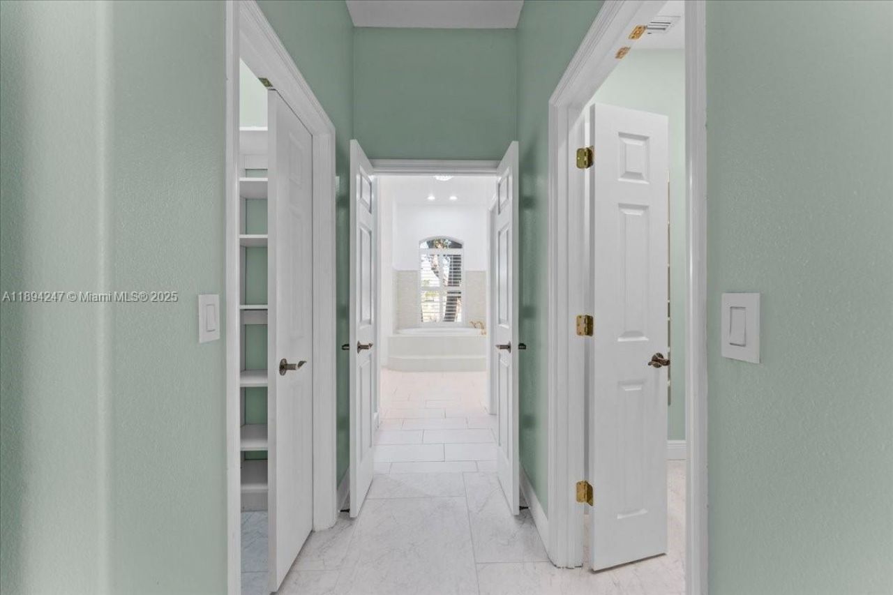2706 Skimmer Point Dr S Gulfport, Saint Petersburg, FL 33707 Photo