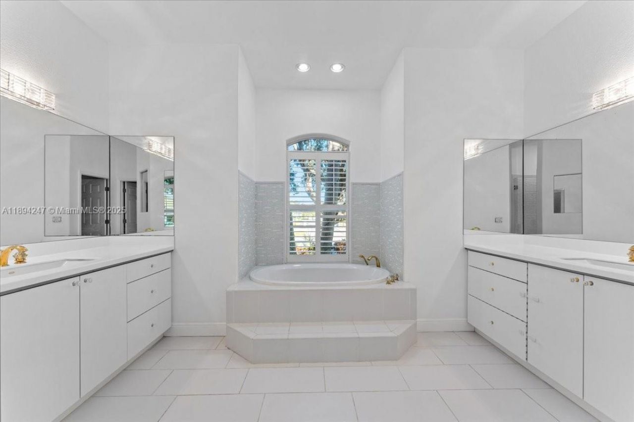 2706 Skimmer Point Dr S Gulfport, Saint Petersburg, FL 33707 Photo