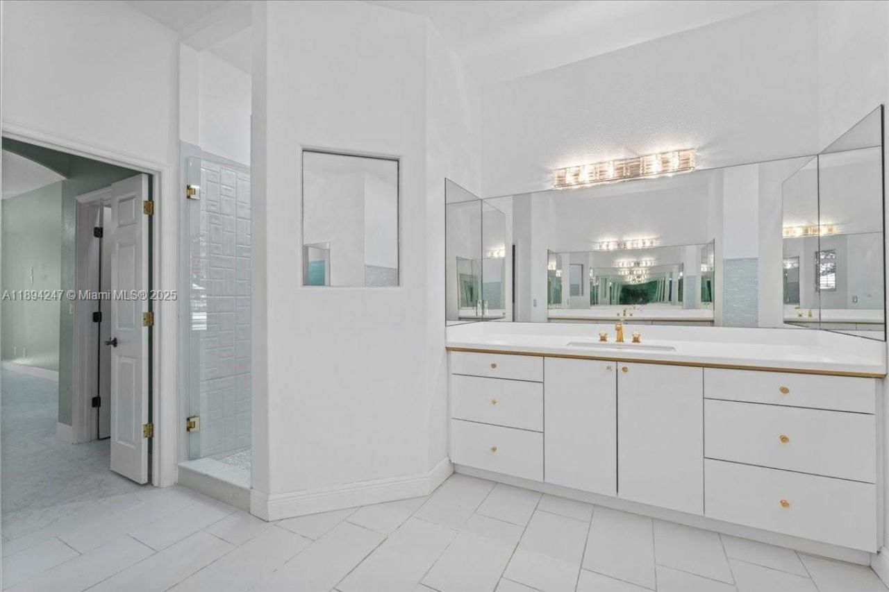 2706 Skimmer Point Dr S Gulfport, Saint Petersburg, FL 33707 Photo