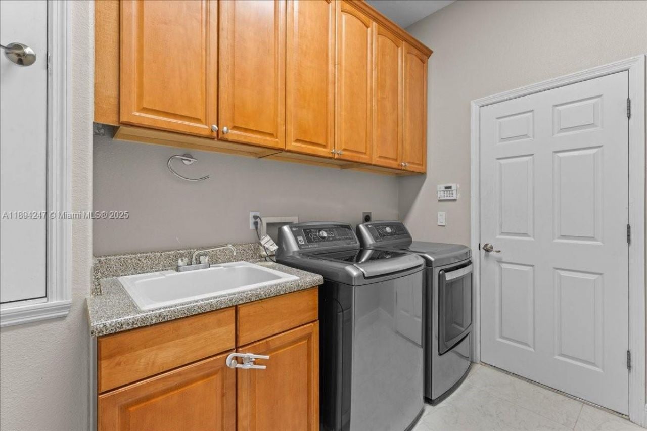 2706 Skimmer Point Dr S Gulfport, Saint Petersburg, FL 33707 Photo