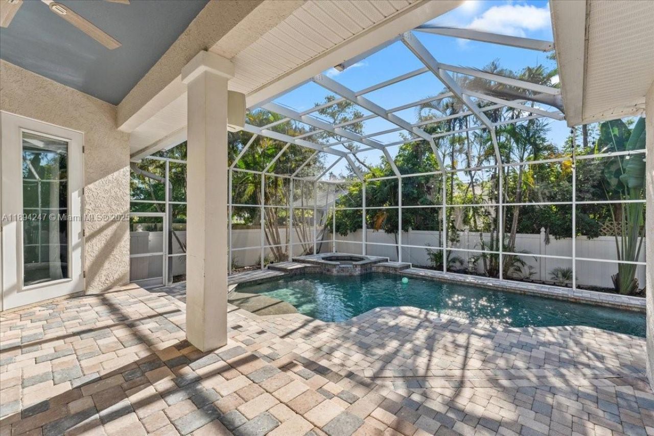 2706 Skimmer Point Dr S Gulfport, Saint Petersburg, FL 33707 Photo