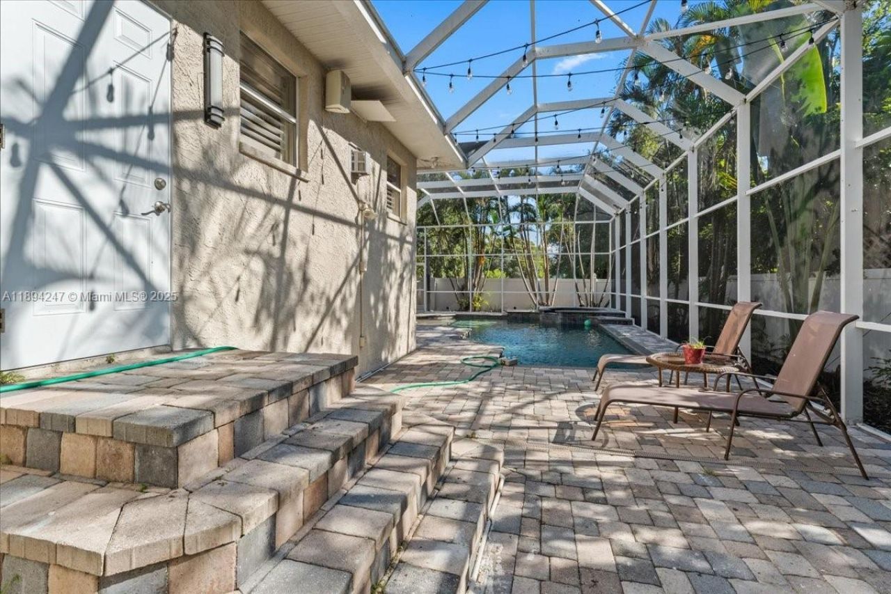 2706 Skimmer Point Dr S Gulfport, Saint Petersburg, FL 33707 Photo