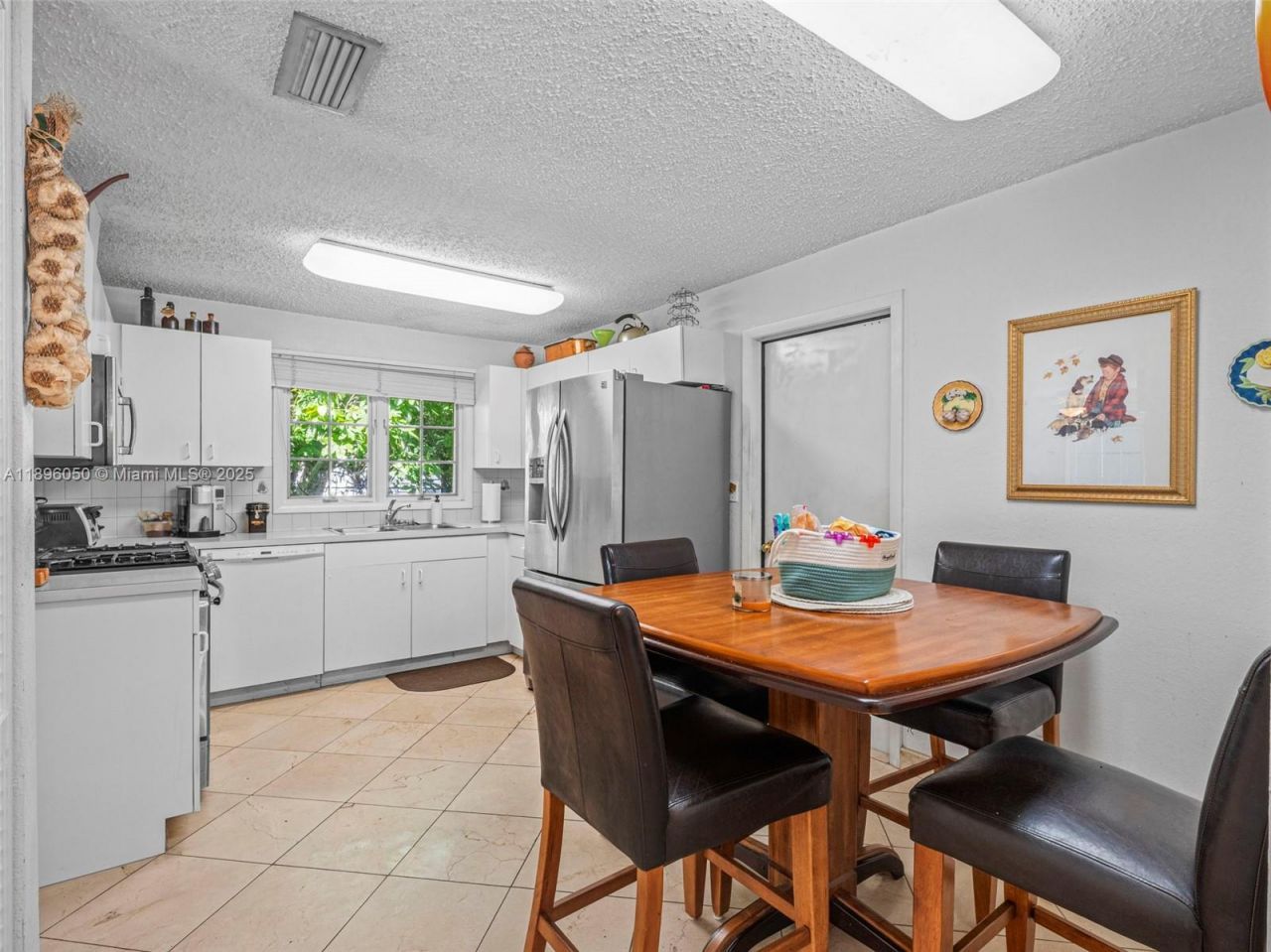 8520 SW 179th St, Palmetto Bay, FL 33157 Photo