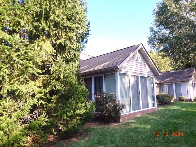 6081 Warbling Lane, Westerville, OH 43081 Photo 2