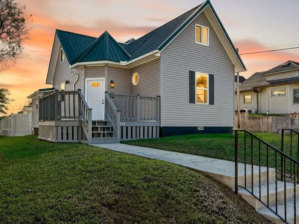 215 W South Street, Jackson, OH 45640