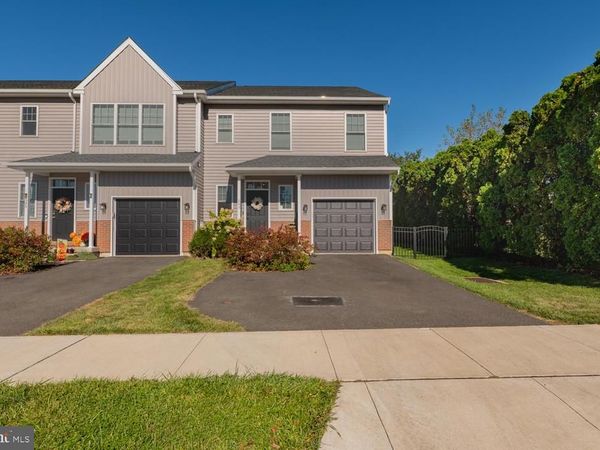 543 LONG STREET, EMMAUS, PA 18049