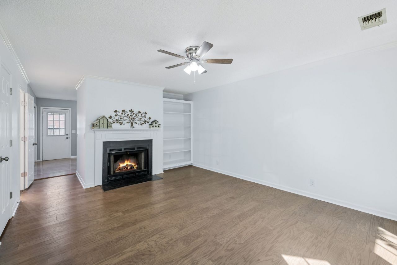 496 Hickory Glade Dr, Antioch, TN 37013 Main Photo