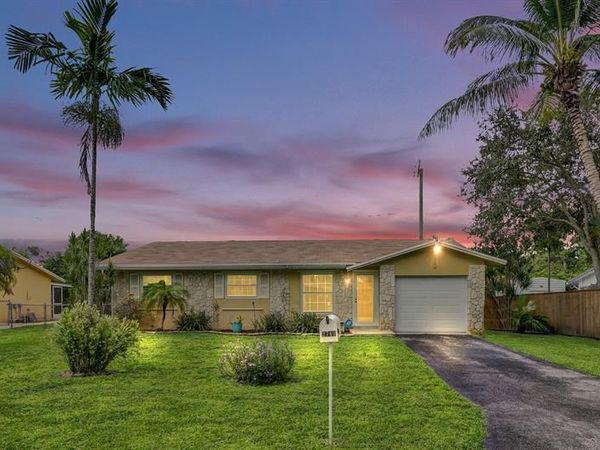 2740 SW 46th Pl, Fort Lauderdale, FL 33312