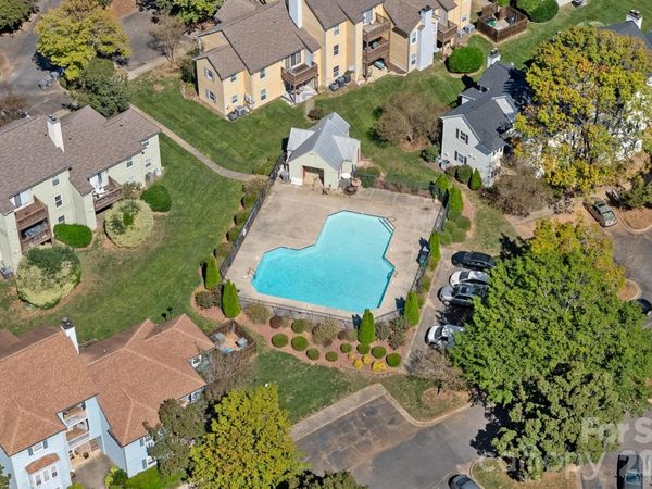 3302 Selwyn Farms Lane, Unit 9, Charlotte, NC 28209