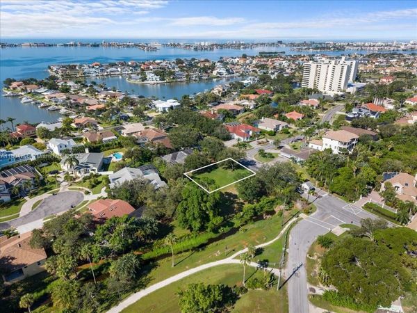 2207 54th ST S, St Petersburg, FL 33707