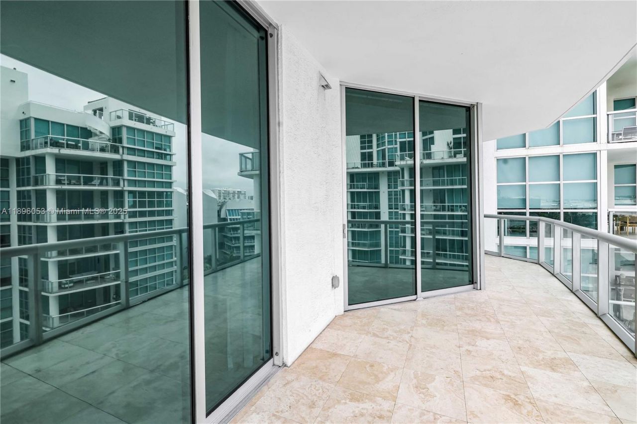 3131 NE 188th St, Unit 2-1005, Aventura, FL 33180 Photo