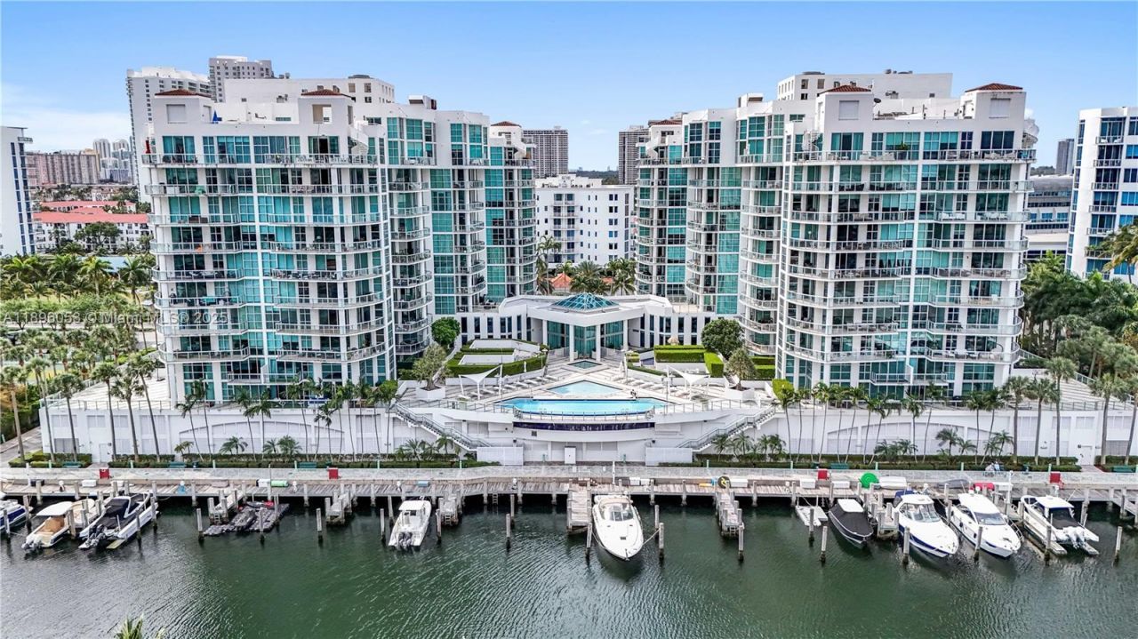 3131 NE 188th St, Unit 2-1005, Aventura, FL 33180 Photo