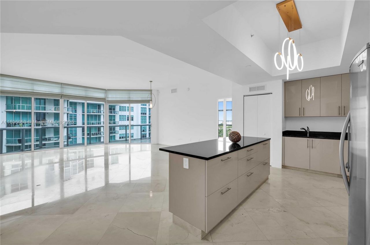 3131 NE 188th St, Unit 2-1005, Aventura, FL 33180 Photo