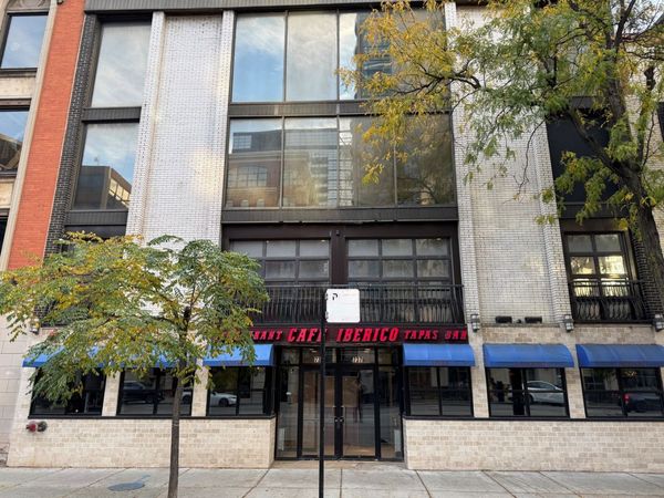 737 N LaSalle Street, Chicago, IL 60654