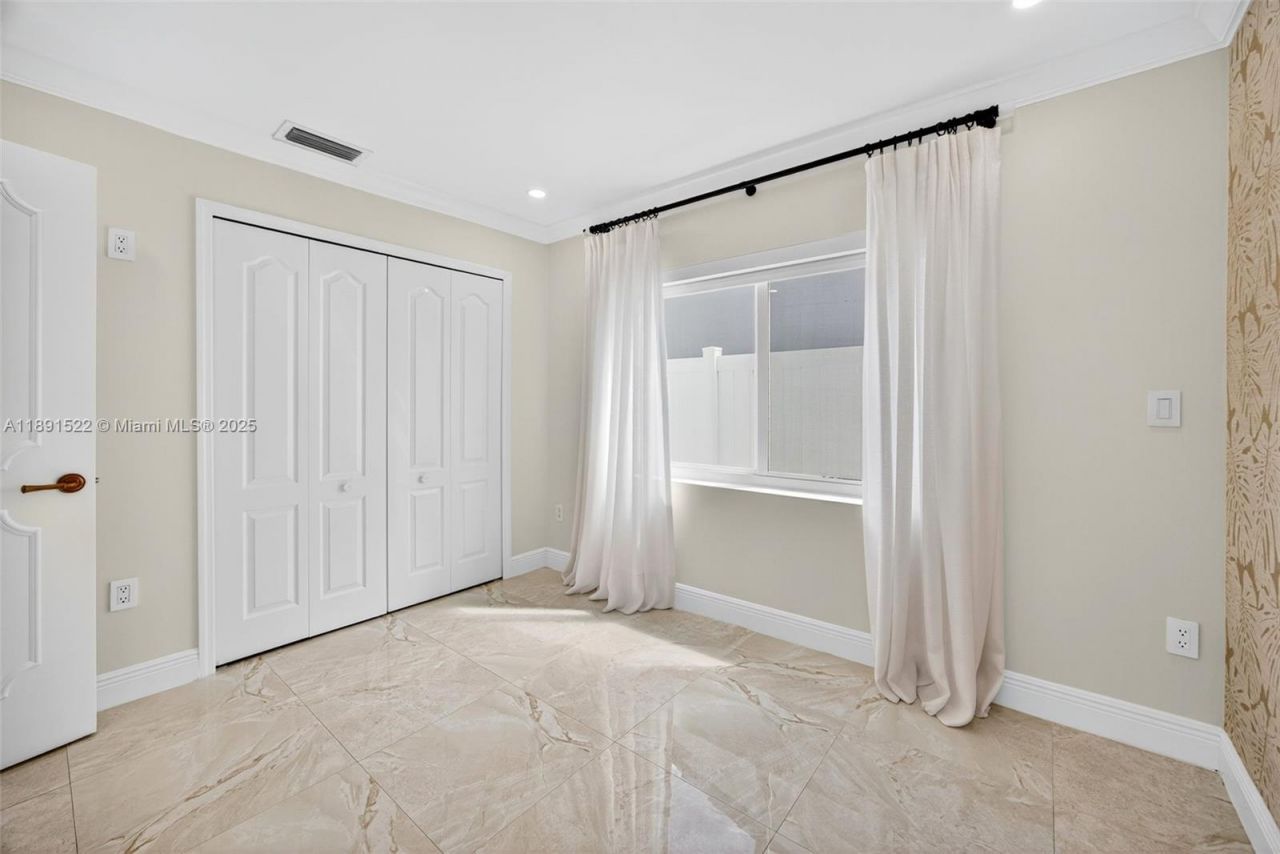 13280 SW 39th Ter, Miami, FL 33175 Photo