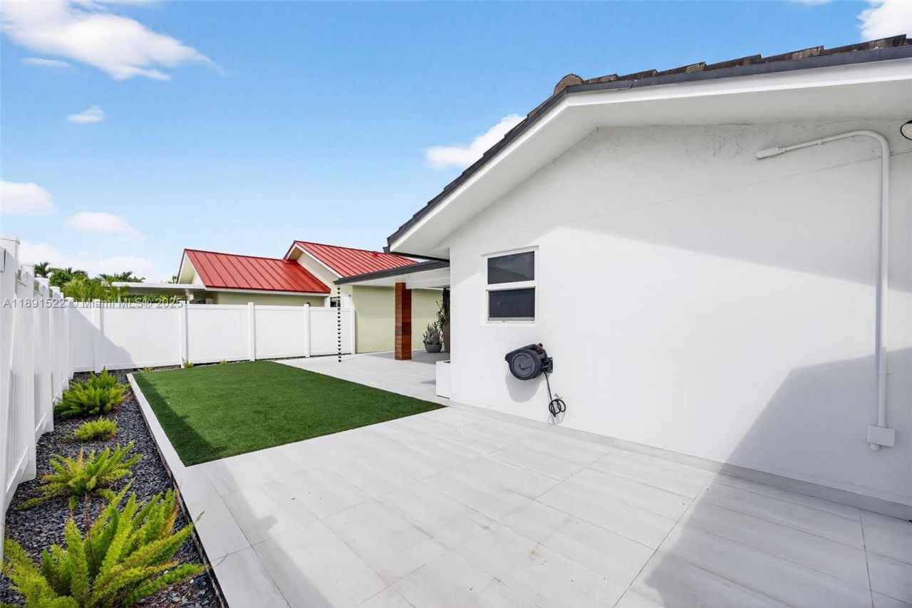 13280 SW 39th Ter, Miami, FL 33175 Photo