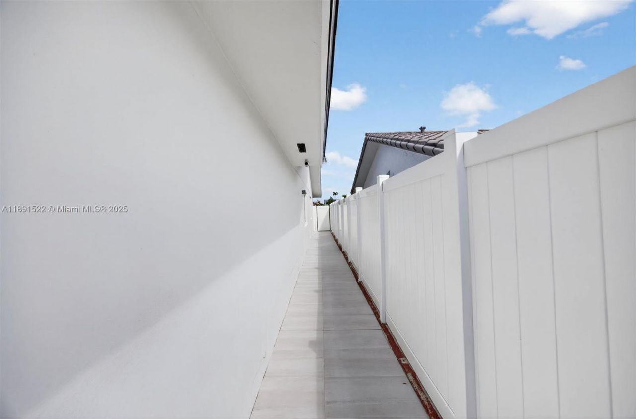 13280 SW 39th Ter, Miami, FL 33175 Photo