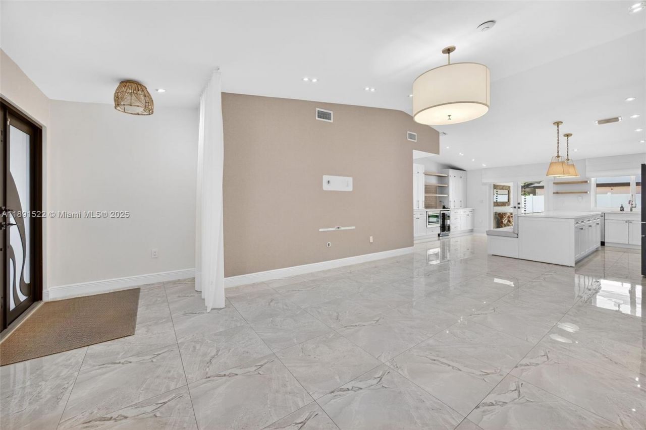 13280 SW 39th Ter, Miami, FL 33175 Photo