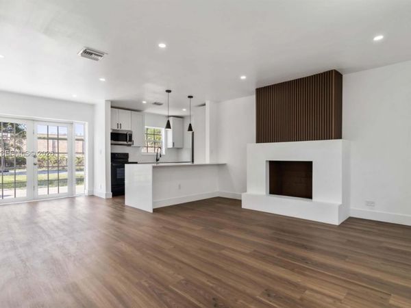 2411 SW 50th Ter, Fort Lauderdale, FL 33317