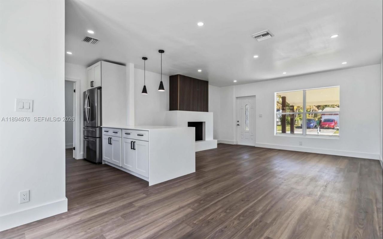 2411 SW 50th Ter, Fort Lauderdale, FL 33317 Photo