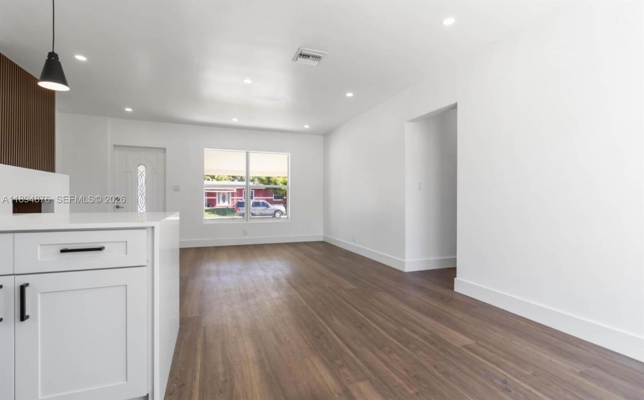 2411 SW 50th Ter, Fort Lauderdale, FL 33317 Photo